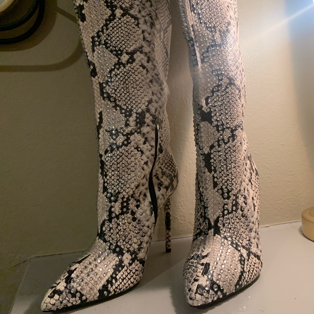I-Lo Afern2 Diamond Rhinestone Snake Boot - Picture 2 of 11